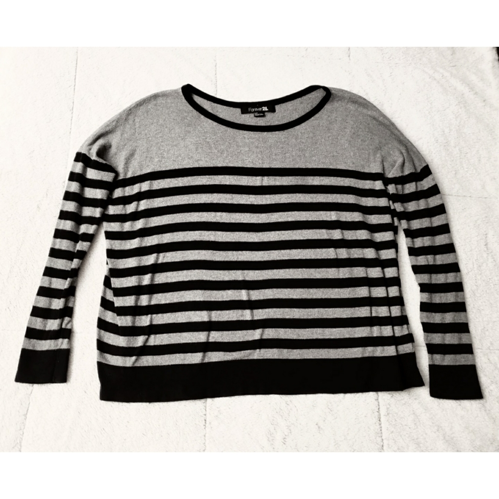 Striped knit long sleeve top size small